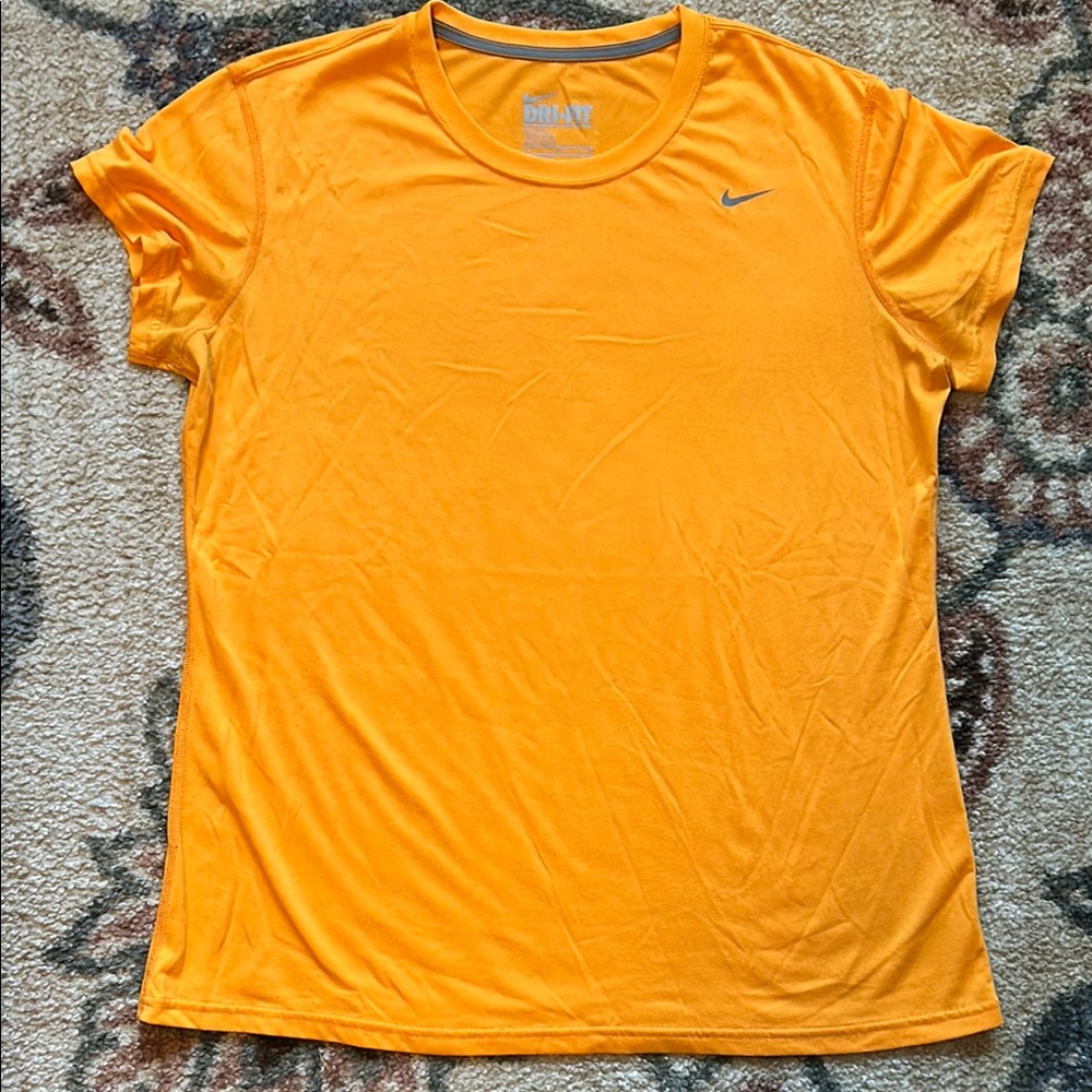 Women’s XL Nike Orange Dri-FIT T-Shirt